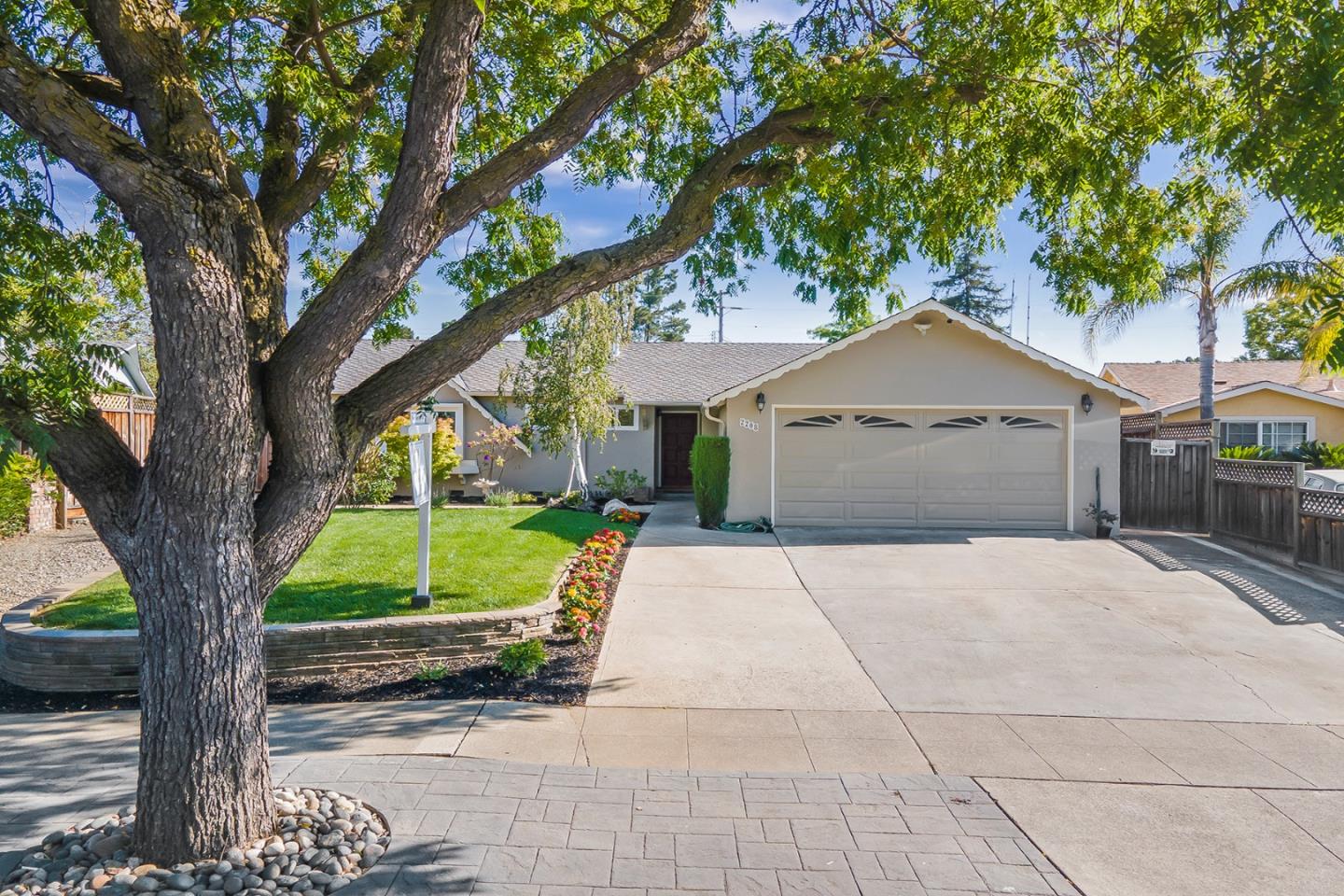 2208 Casa Mia Dr, San Jose, CA 95124